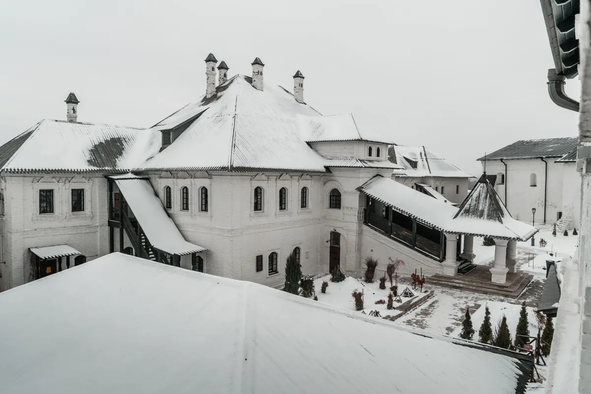 Seasonal Guide: Preparing Your Roof and Gables for Winter